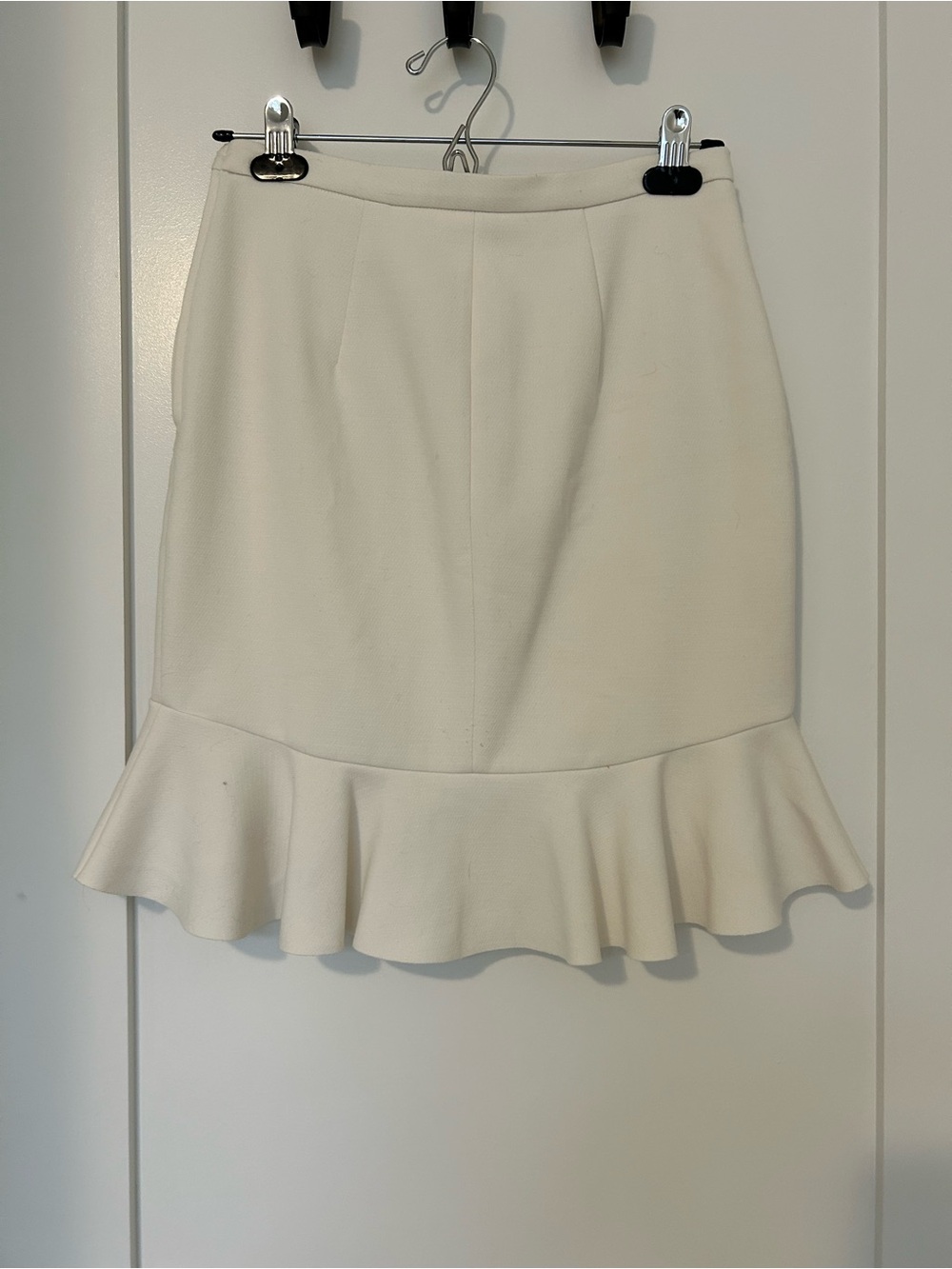 H&M Cream Ruffle Mini Skirt - Picture 2 of 3